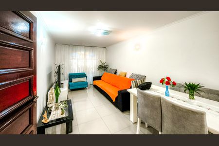 Casa para alugar com 135m², 3 quartos e 2 vagasSala