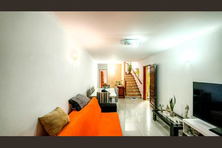 Casa para alugar com 135m², 3 quartos e 2 vagasSala