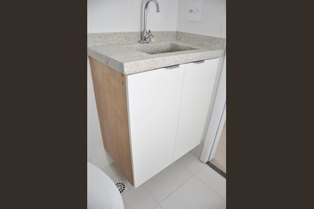 Apartamento para alugar com 42m², 2 quartos e sem vaga Apartamento para alugar com 42m², 2 quartos e sem vagaBanheiro Social