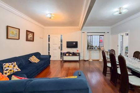 Casa para alugar com 300m², 4 quartos e 1 vagaSala