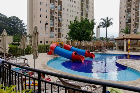 Apartamento à venda com 57m², 2 quartos e 1 vaga Apartamento à venda com 57m², 2 quartos e 1 vagaÁrea comum - Piscina