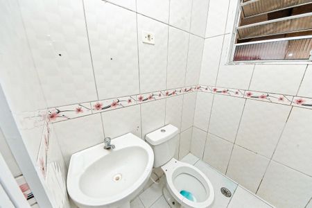 Banheiro  de kitnet/studio para alugar com 0 quarto, 30m² em Jardim Santa Adelia, São Paulo