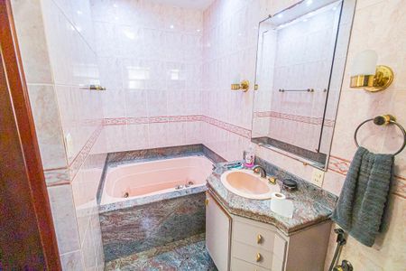 Casa para alugar com 360m², 3 quartos e 2 vagassuite