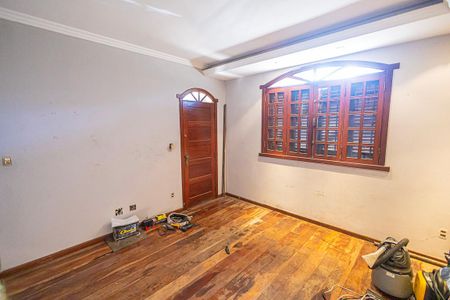 Casa para alugar com 360m², 3 quartos e 2 vagasSala