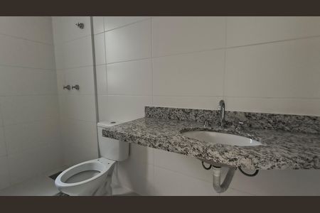 Apartamento à venda com 93m², 3 quartos e 2 vagas Apartamento à venda com 93m², 3 quartos e 2 vagasBanheiro da Suíte 2 e Social