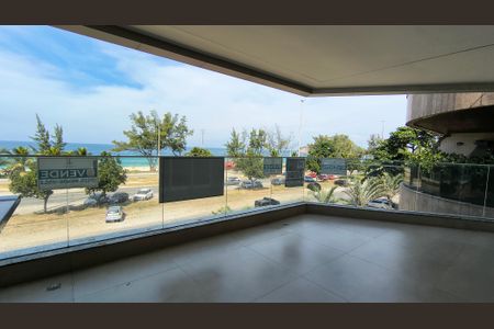 Apartamento à venda com 93m², 3 quartos e 2 vagas Apartamento à venda com 93m², 3 quartos e 2 vagasVaranda