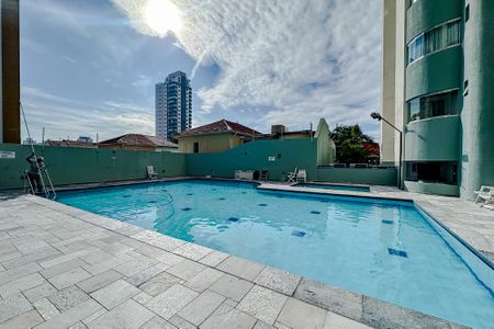Apartamento à venda com 80m², 3 quartos e sem vagaÁrea comum - Piscina