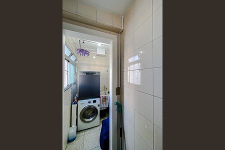 Apartamento à venda com 80m², 3 quartos e sem vaga Apartamento à venda com 80m², 3 quartos e sem vagaBanheiro de serviço