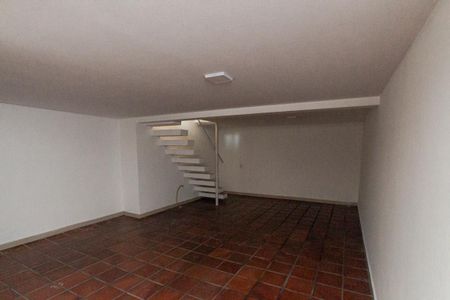 Casa para alugar com 240m², 5 quartos e 3 vagas Casa para alugar com 240m², 5 quartos e 3 vagasGaragem