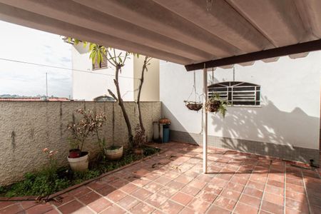 Casa para alugar com 240m², 5 quartos e 3 vagas Casa para alugar com 240m², 5 quartos e 3 vagasQuintal