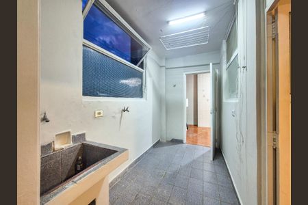 Apartamento à venda com 130m², 3 quartos e sem vaga Apartamento à venda com 130m², 3 quartos e sem vagaLavanderia