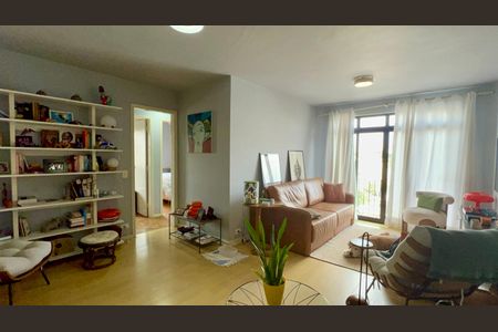 Sala de apartamento à venda com 2 quartos, 72m² em Vila Madalena, São Paulo