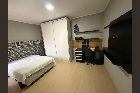 Casa à venda com 130m², 3 quartos e 4 vagas Casa à venda com 130m², 3 quartos e 4 vagasQuarto