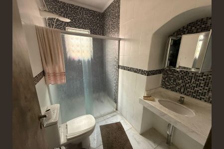 Casa à venda com 130m², 3 quartos e 4 vagas Casa à venda com 130m², 3 quartos e 4 vagasBanheiro