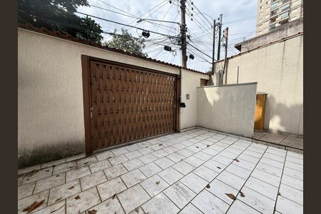 Casa à venda com 130m², 3 quartos e 4 vagas Casa à venda com 130m², 3 quartos e 4 vagasÁrea externa