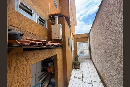 Casa à venda com 130m², 3 quartos e 4 vagas Casa à venda com 130m², 3 quartos e 4 vagasÁrea externa