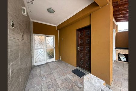 Casa à venda com 130m², 3 quartos e 4 vagas Casa à venda com 130m², 3 quartos e 4 vagasÁrea externa