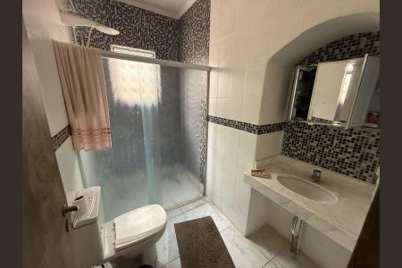 Casa à venda com 130m², 3 quartos e 4 vagas Casa à venda com 130m², 3 quartos e 4 vagasBanheiro