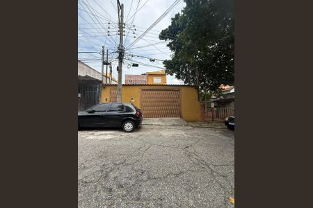 Casa à venda com 130m², 3 quartos e 4 vagas Casa à venda com 130m², 3 quartos e 4 vagasFachada