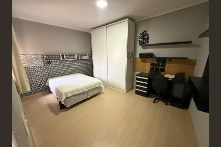 Casa à venda com 130m², 3 quartos e 4 vagas Casa à venda com 130m², 3 quartos e 4 vagasQuarto