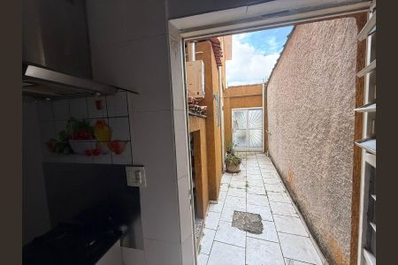 Casa à venda com 130m², 3 quartos e 4 vagas Casa à venda com 130m², 3 quartos e 4 vagasÁrea externa