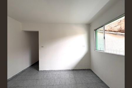 Casa para alugar com 1 quarto, 64m² em Vila Zat, São Paulo