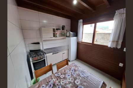 Cozinha de casa para alugar com 2 quartos, 47m² em São João do Rio Vermelho, Florianópolis