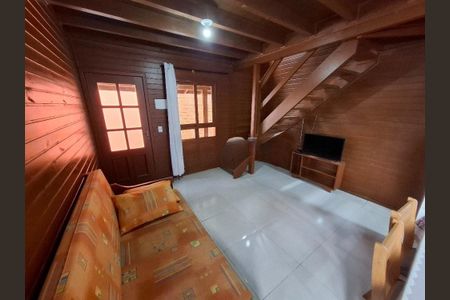 Sala de casa para alugar com 2 quartos, 47m² em São João do Rio Vermelho, Florianópolis