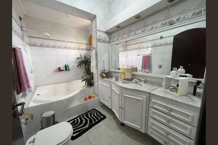 Casa para alugar com 187m², 3 quartos e 2 vagasBanheiro 1