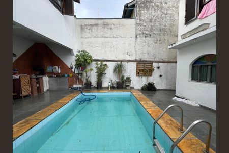 Casa para alugar com 187m², 3 quartos e 2 vagasQuintal / Piscina