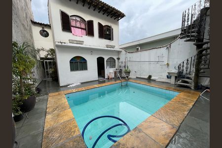 Casa para alugar com 187m², 3 quartos e 2 vagasQuintal / Piscina
