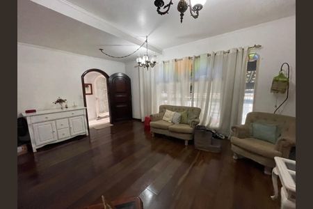 Casa para alugar com 187m², 3 quartos e 2 vagasSala