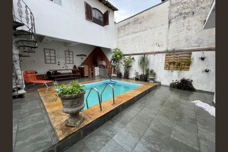 Casa para alugar com 187m², 3 quartos e 2 vagasQuintal / Piscina