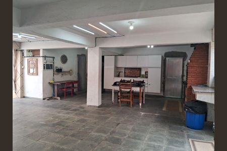 Casa à venda com 321m², 4 quartos e 12 vagas