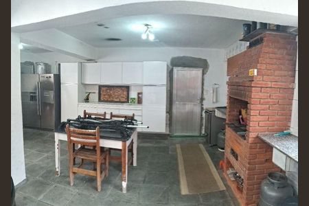 Casa à venda com 4 quartos, 321m² em Vila Alzira, Santo André