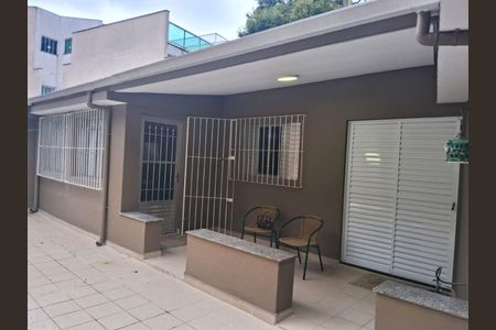 Casa à venda com 321m², 4 quartos e 12 vagas