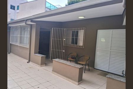 Casa à venda com 321m², 4 quartos e 12 vagas