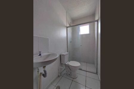 Banheiro de casa de condomínio para alugar com 2 quartos, 65m² em Canudos, Novo Hamburgo
