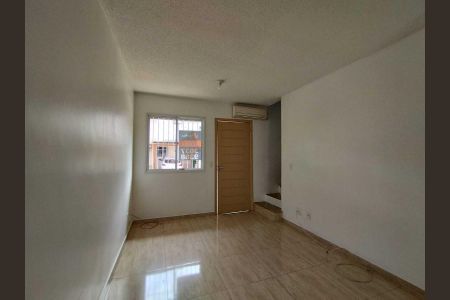 Sala de casa de condomínio para alugar com 2 quartos, 65m² em Canudos, Novo Hamburgo
