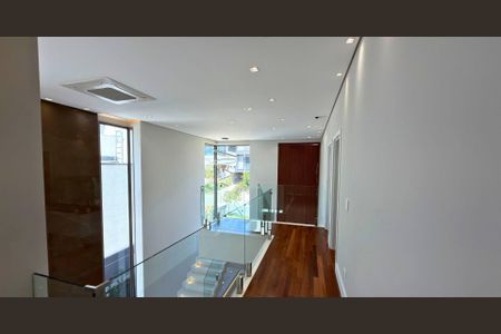Casa à venda com 420m², 4 quartos e 8 vagas