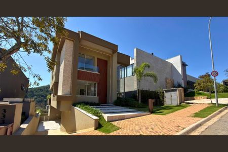 Casa à venda com 420m², 4 quartos e 8 vagas