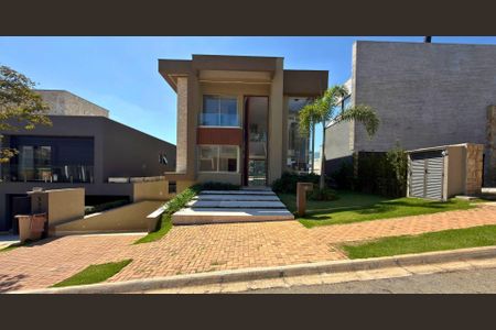 Casa à venda com 420m², 4 quartos e 8 vagas