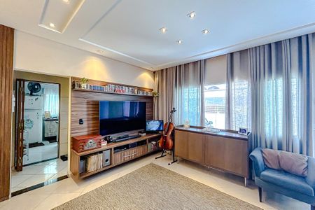 Sala de casa à venda com 3 quartos, 130m² em Vila Carrão, São Paulo