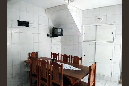 Casa à venda com 3 quartos, 142m² em Km 18, Osasco