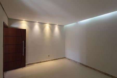 Sala de casa à venda com 2 quartos, 46m² em Rio Branco, Belo Horizonte