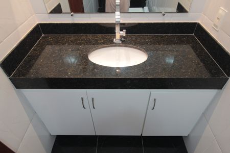 Casa à venda com 46m², 2 quartos e 2 vagasBanheiro da Suite