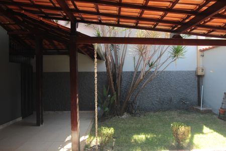 Casa à venda com 46m², 2 quartos e 2 vagasGaragem