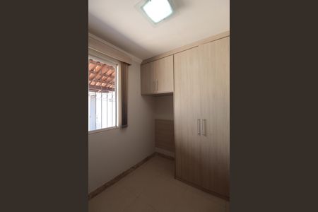 Casa à venda com 46m², 2 quartos e 2 vagasQuarto