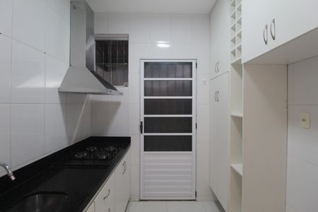 Casa à venda com 46m², 2 quartos e 2 vagasCozinha