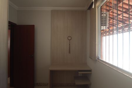 Casa à venda com 46m², 2 quartos e 2 vagasQuarto